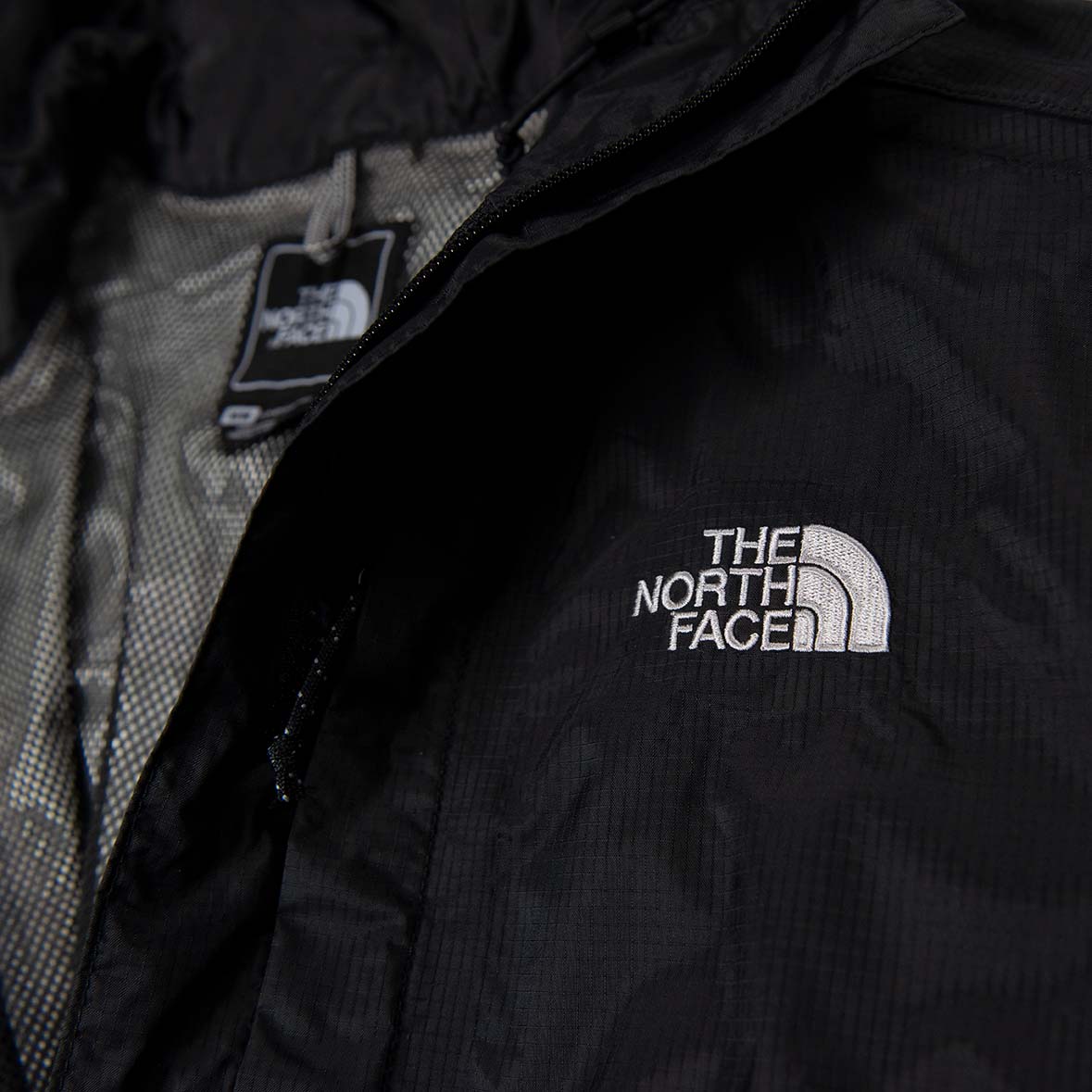 Women's North Face HyVent Black & White Waterproof Hooded Zipper